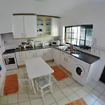 Hostal Supertubos Atouguia Da Baleia
