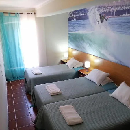Auberge de jeunesse Supertubos