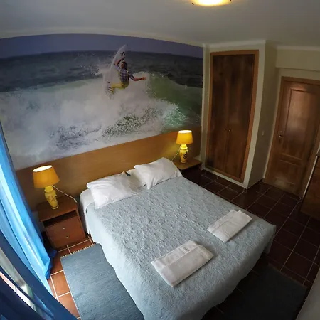 Auberge de jeunesse Supertubos