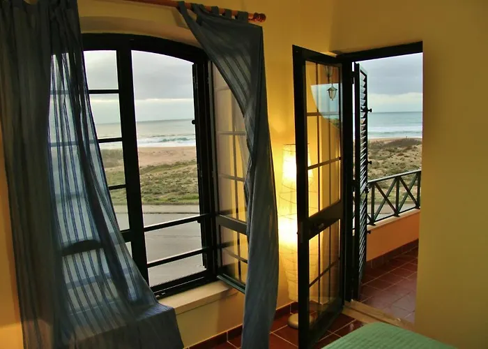 Supertubos Ostello Atouguia Da Baleia