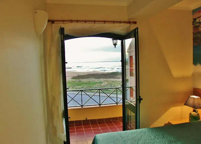 Supertubos Hostel *